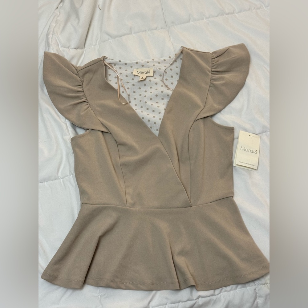 Brand new cute top, size Small